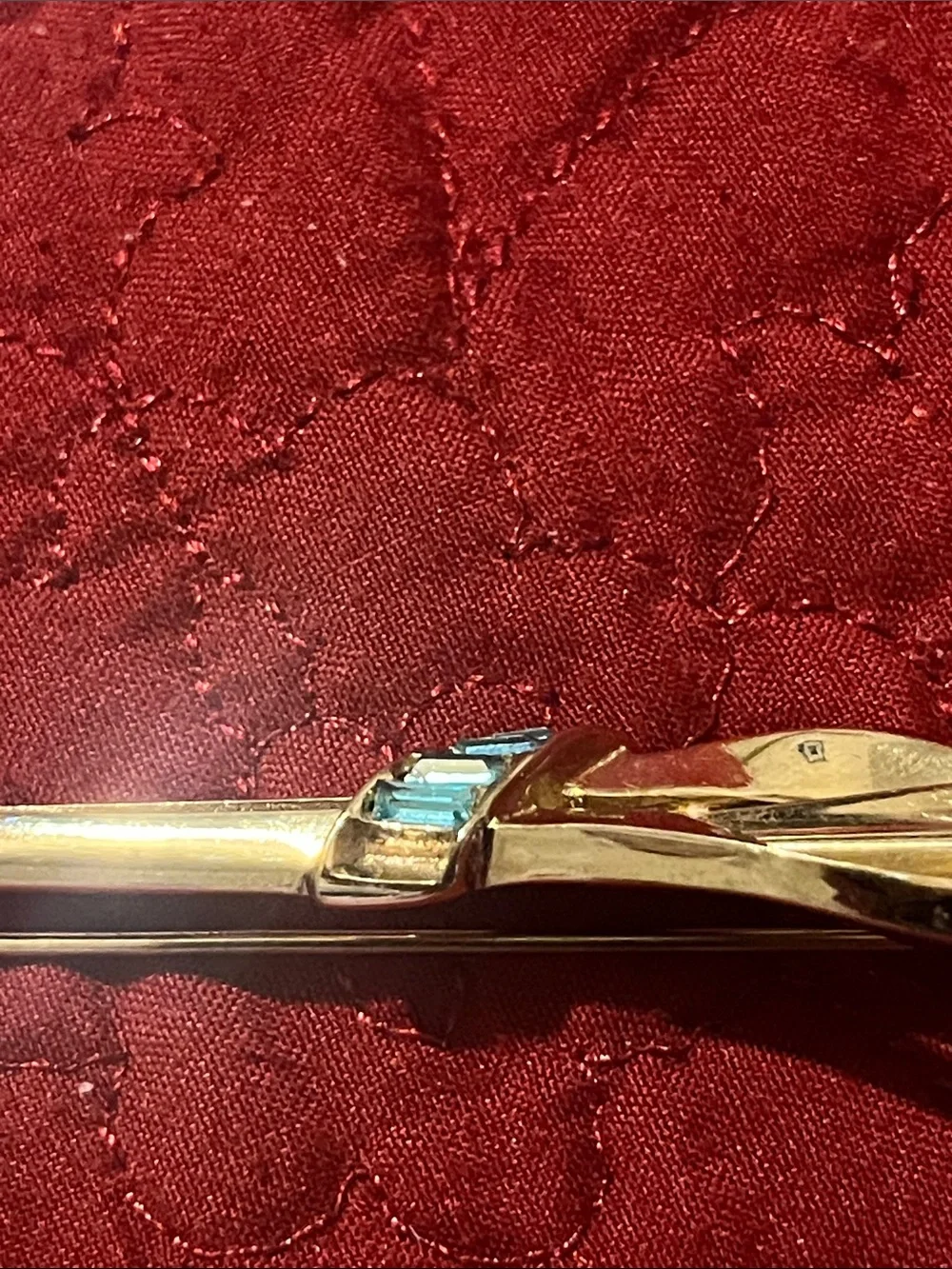 Authentic Signed Boucher 3173 Gold-Tone *loose rhinestone” included stem brooch